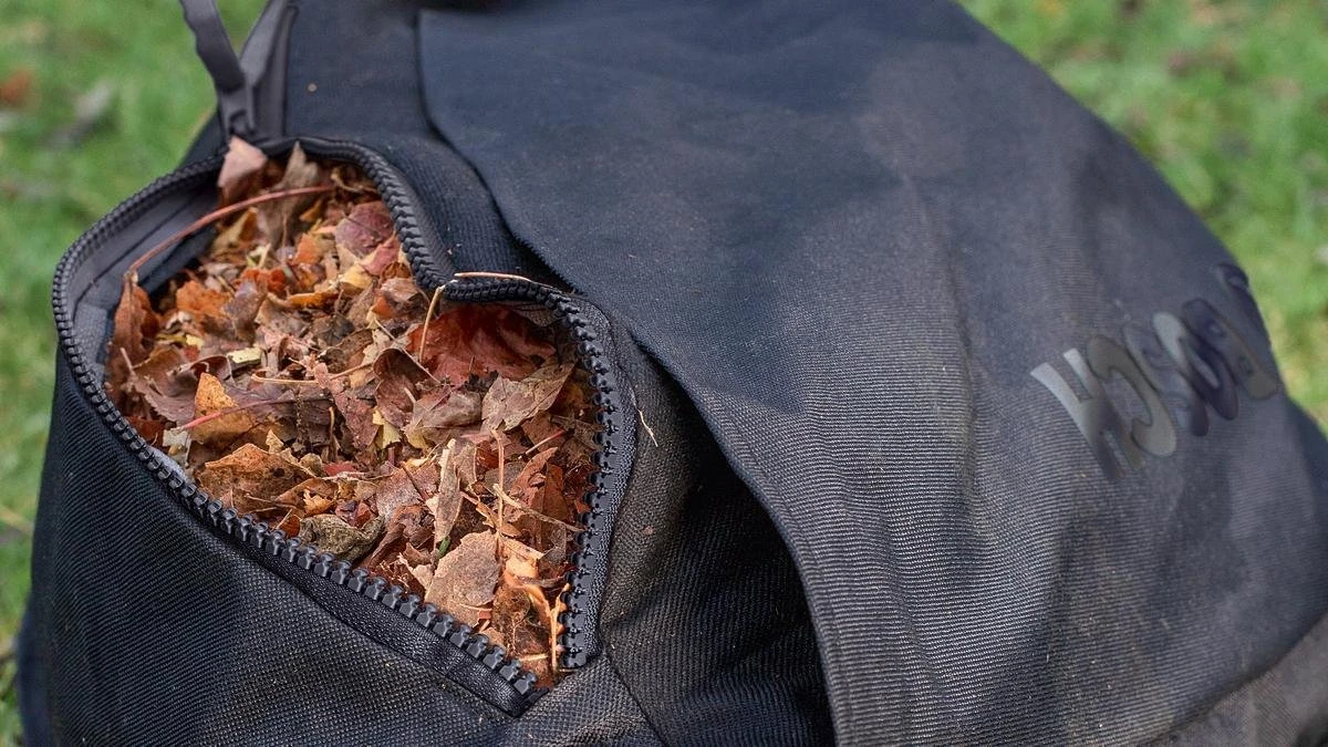 Bosch UniversalGardenTidy 3000 Bladblazer - Op Snoer - 3000 W 12 Bosch UniversalGardenTidy 3000 Bladblazer - Op Snoer - 3000 W - Afbeelding 10