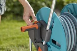 GARDENA - AquaRoll M CleverRoll Easy Slangenwagen - Maximaal 60 Meter - Inklapbare Zwengel -Gardena Winkel 1200x800 357